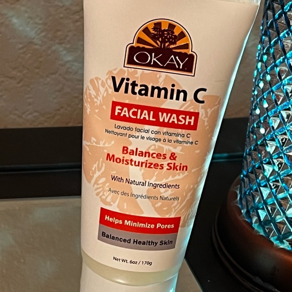 Okay Vitamin C Facial Wash Balances &
Moisturizes Skin Helps Minimize Pores 6 oz - Picture 5 of 9